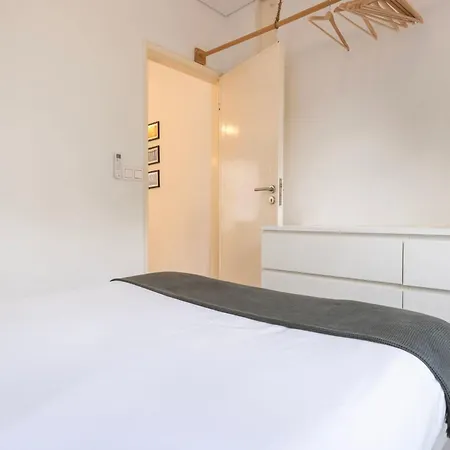 Carcavelos Sunny Retreat By Lovelystay * Carcavelos (Lisbon)