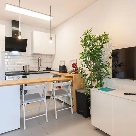 Apartment Carcavelos Sunny Retreat By Lovelystay