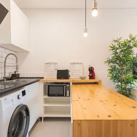 Carcavelos Sunny Retreat By Lovelystay *
