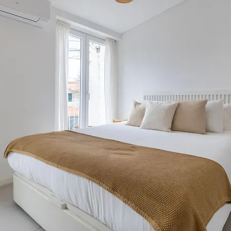 Carcavelos Sunny Retreat By Lovelystay * Carcavelos (Lisbon)