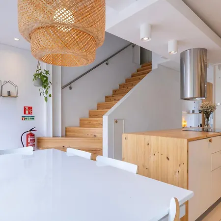 Carcavelos Sunny Retreat By Lovelystay *