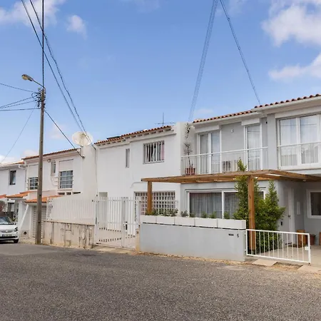 Apartment Carcavelos Sunny Retreat By Lovelystay Carcavelos (Lisbon)