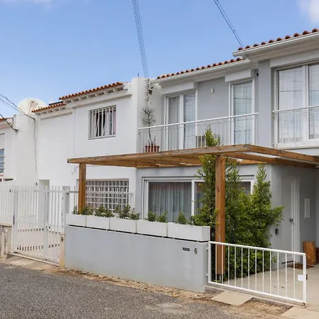 Carcavelos Sunny Retreat By Lovelystay Apartment