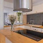 شقة Sunny Retreat By Lovelystay *