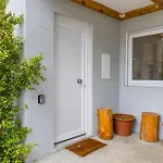 Sunny Retreat By Lovelystay شقة
