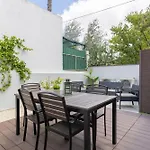 شقة Sunny Retreat By Lovelystay *