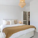 Sunny Retreat By Lovelystay كاركافيلو