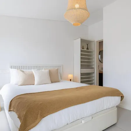 Sunny Retreat By Lovelystay Carcavelos (Lisbon)